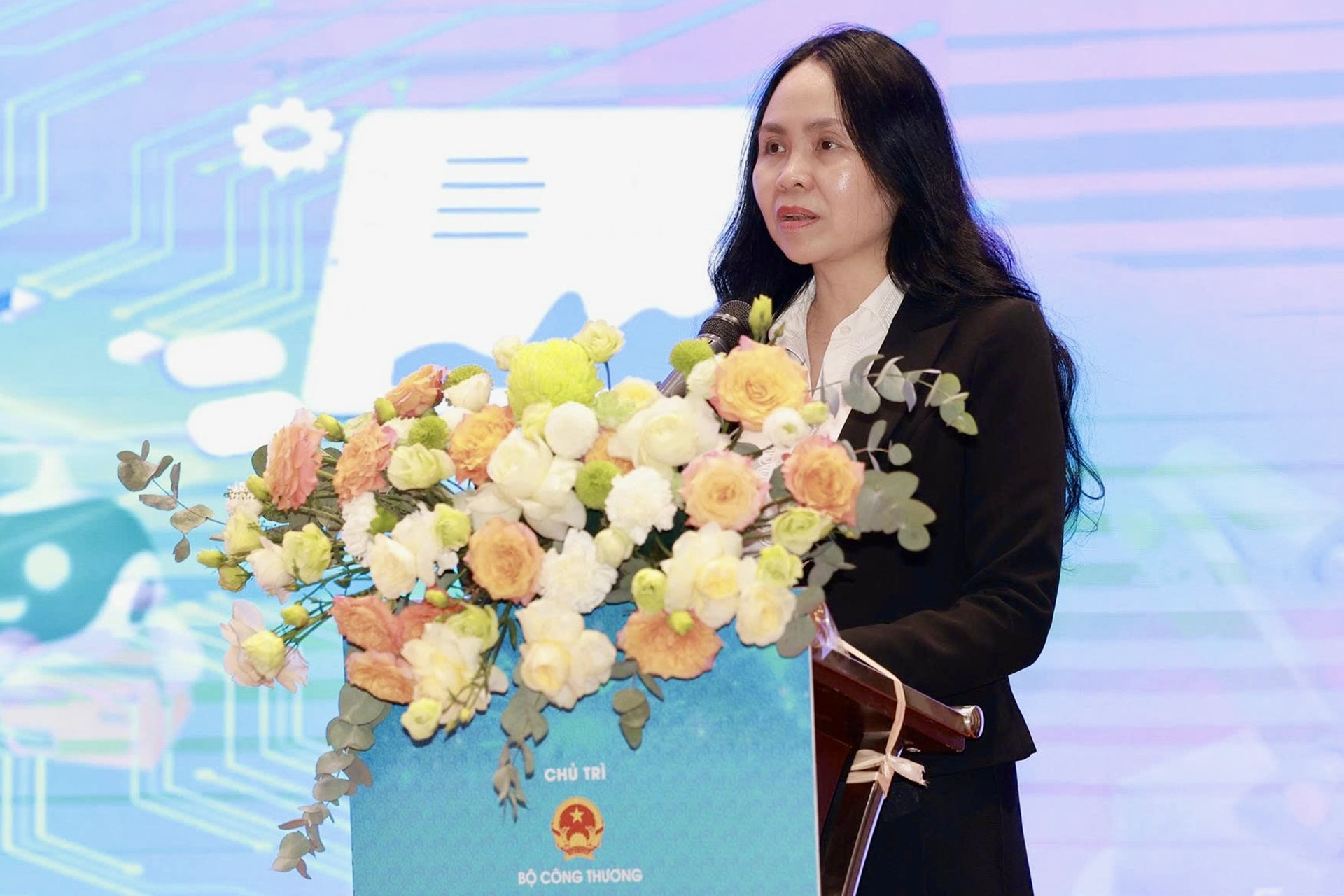 thuong mai dien tu VN 1.jpg