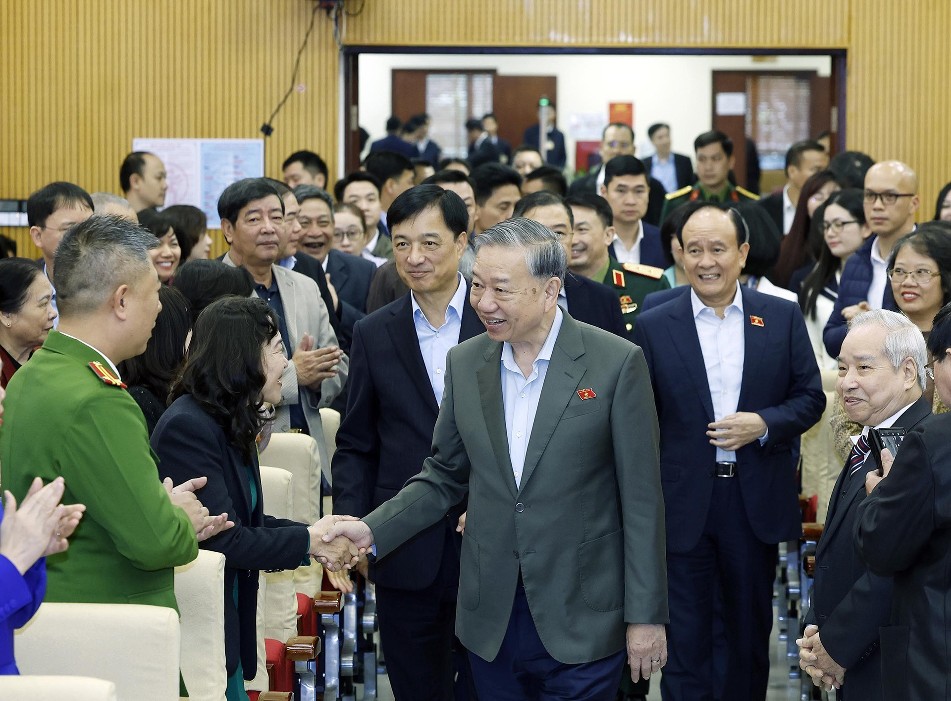 vnapotaltongbithutolamtiepxuccutrisaukyhopthu10quochoikhoaxv8471448 1765764714790147489584.jpg