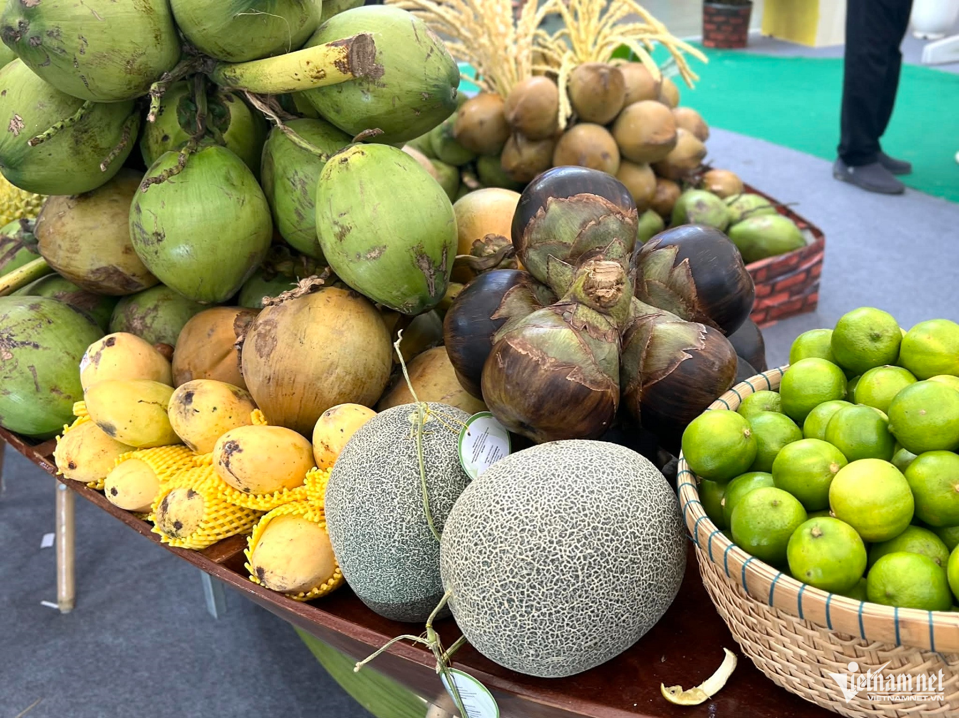 Box https://static-images.vnncdn.net/vps_images_publish/000001/000003/2025/12/15/w-nong-san-879.jpg