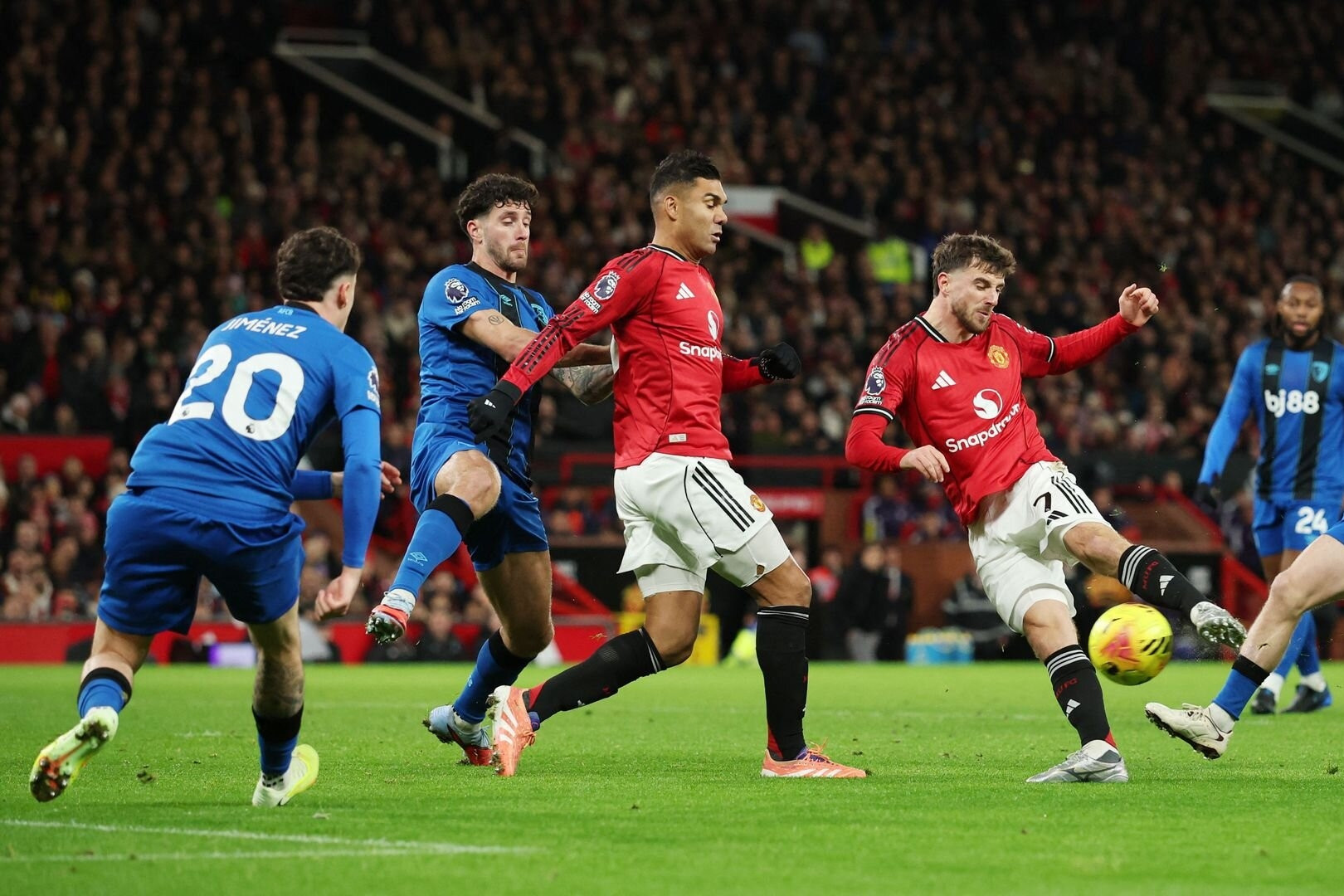 BXH Ngoại hạng Anh 2025/26 - Vòng 16 mới nhất: MU lại mất top 5