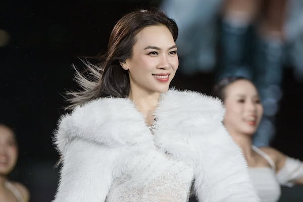 Ca sĩ Mỹ Tâm xin lỗi các hàng xóm ở khu Mỹ Đình