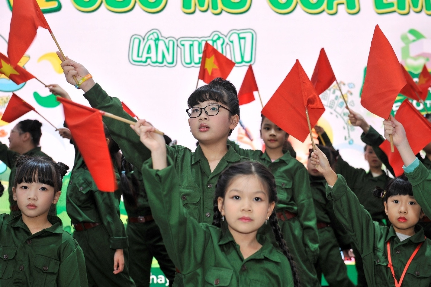  Cathay Life Việt Nam trao giải ‘Em vẽ ước mơ của em’ năm 2025 