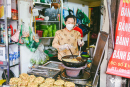 https://static-images.vnncdn.net/vps_images_publish/000001/000003/2025/12/16/cha-ruoi-30-nam-dong-nghet-khach-ruoi-di-tram-cay-so-gia-vi-vuot-nui-xuong-thu-do-3-590.jpg