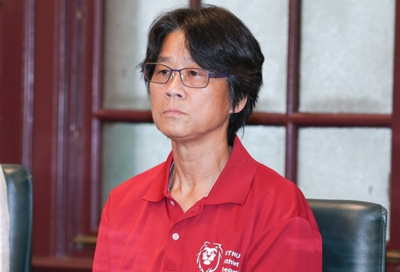 Cựu HLV bị tước bằng tiến sĩ sau khi ép sinh viên hiến máu phục vụ nghiên cứu