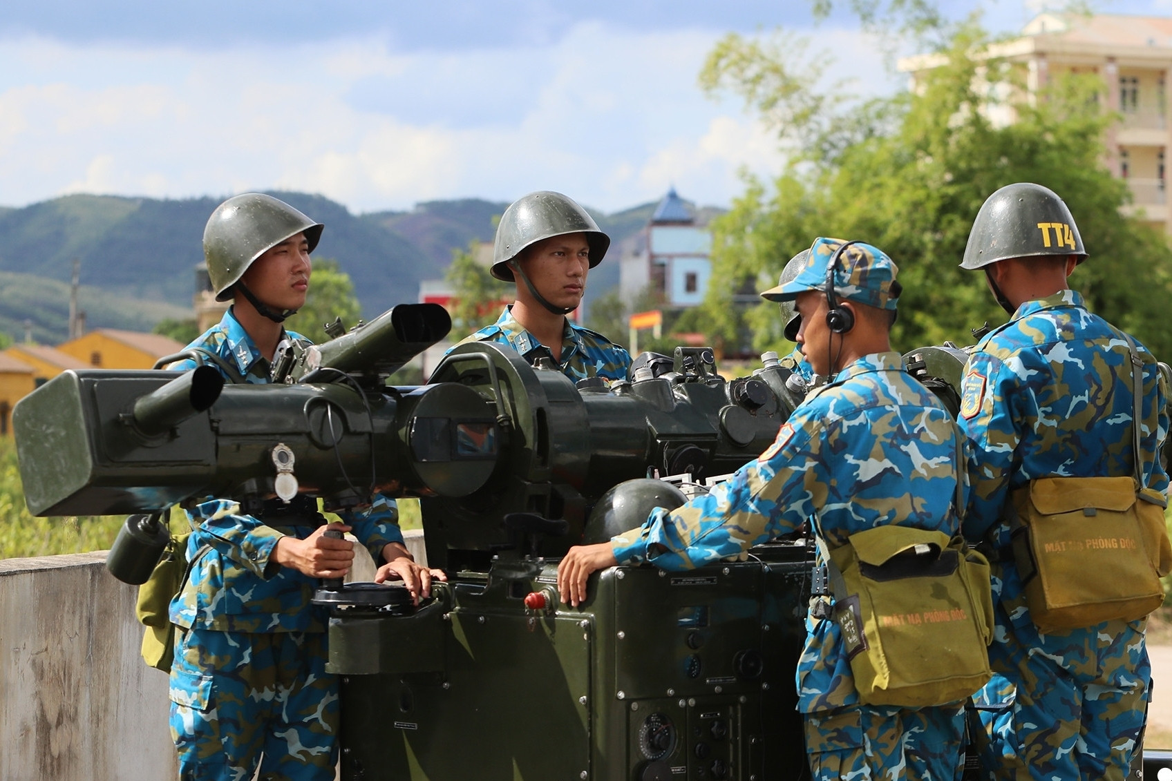 Kiểm tra, thông qua phương án cải tiến vũ khí, trang bị của Quân chủng PK-KQ