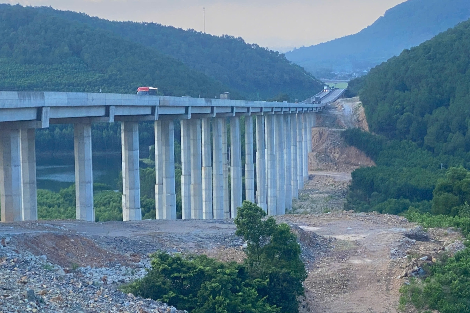 Lộ diện loạt 'ông lớn' trúng thầu dự án đường sắt, hầm đường bộ cao tốc Bắc - Nam