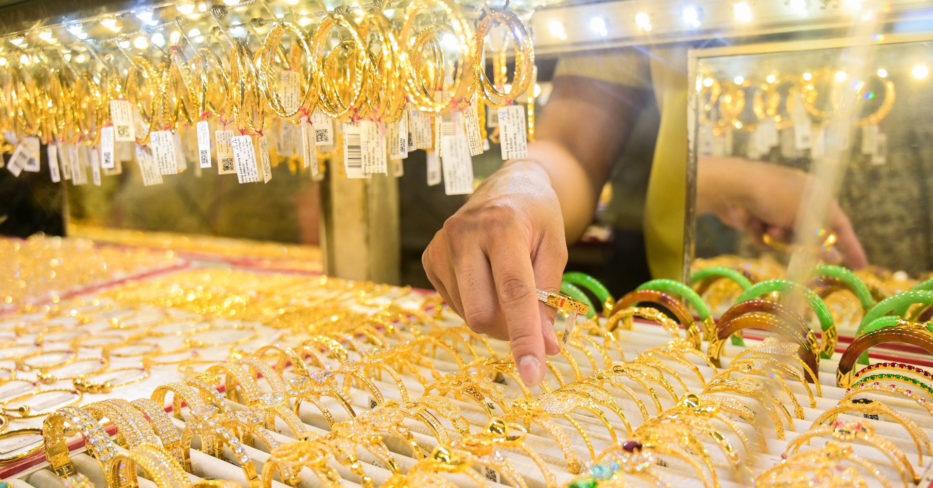 Giá vàng hôm nay 17/12/2025: Diễn biến mới sau ...