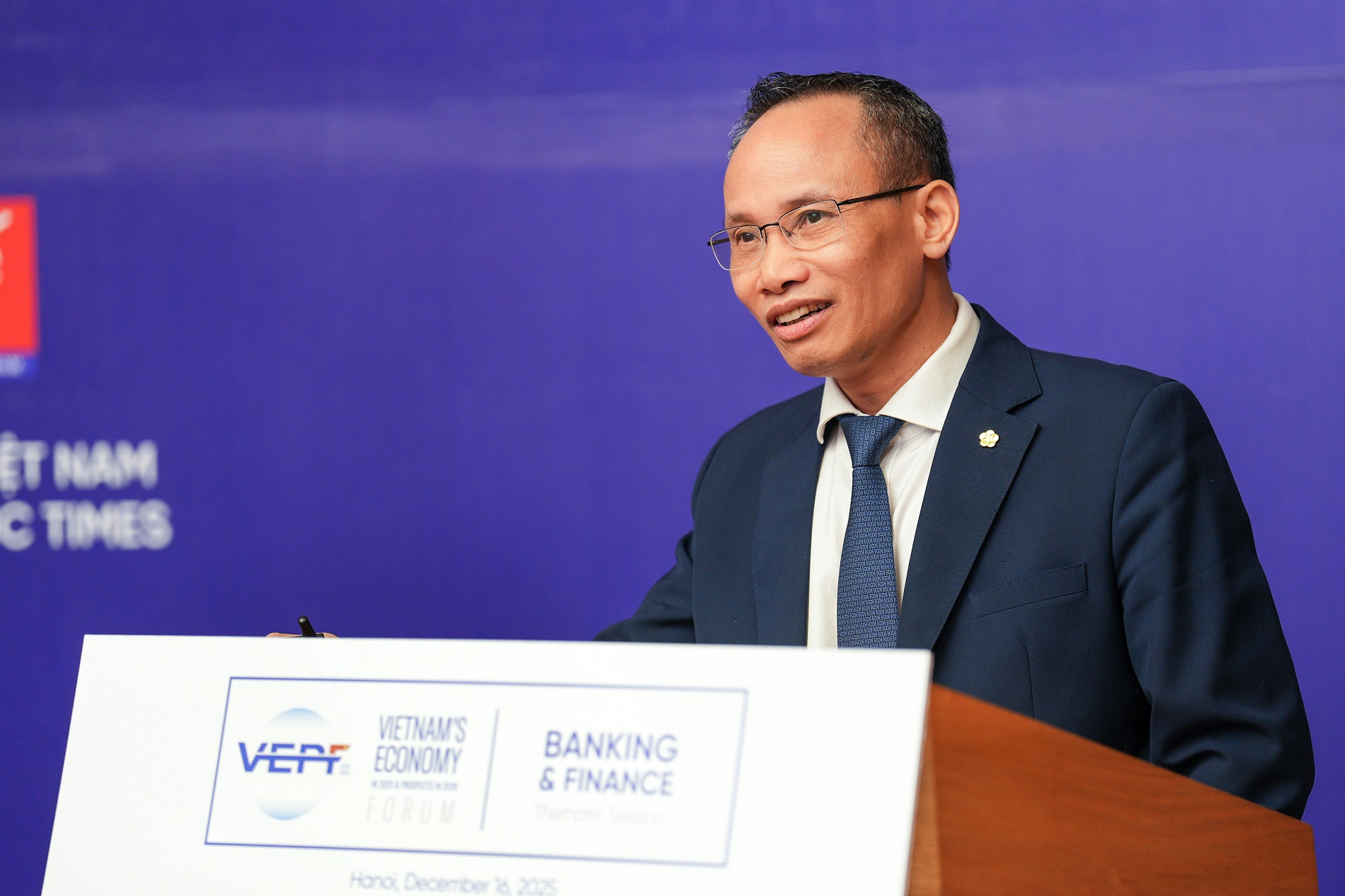 TS Cấn văn lực.jpg