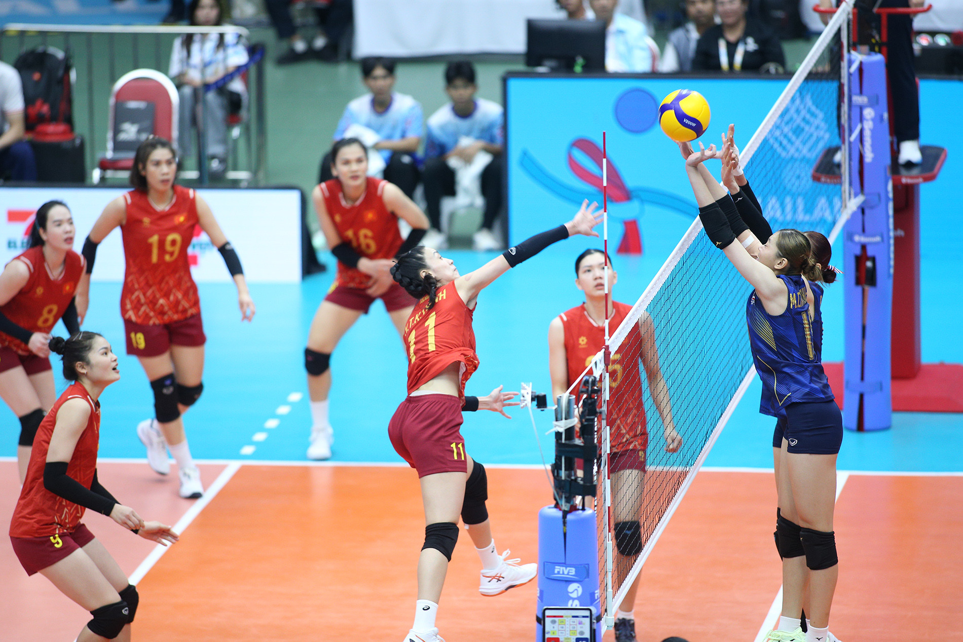 tuyen bong chuyen nư viet nam 13.JPG