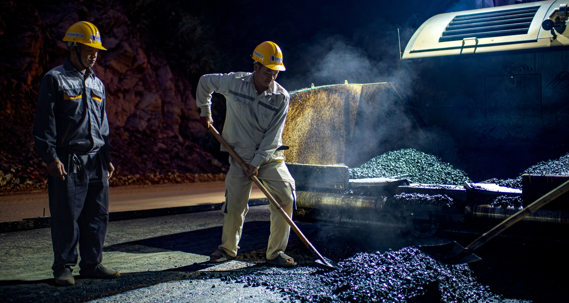 Tuyến cao tốc thách thức đơn vị thi công nhất cả nước trước ngày thông tuyến