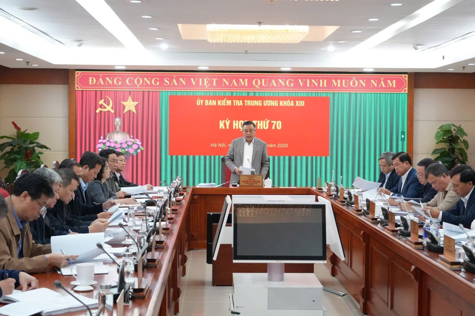 Ủy ban Kiểm tra Trung ương kỷ luật cảnh cáo ông Lê Tấn Dũng, ông Doãn Mậu Diệp