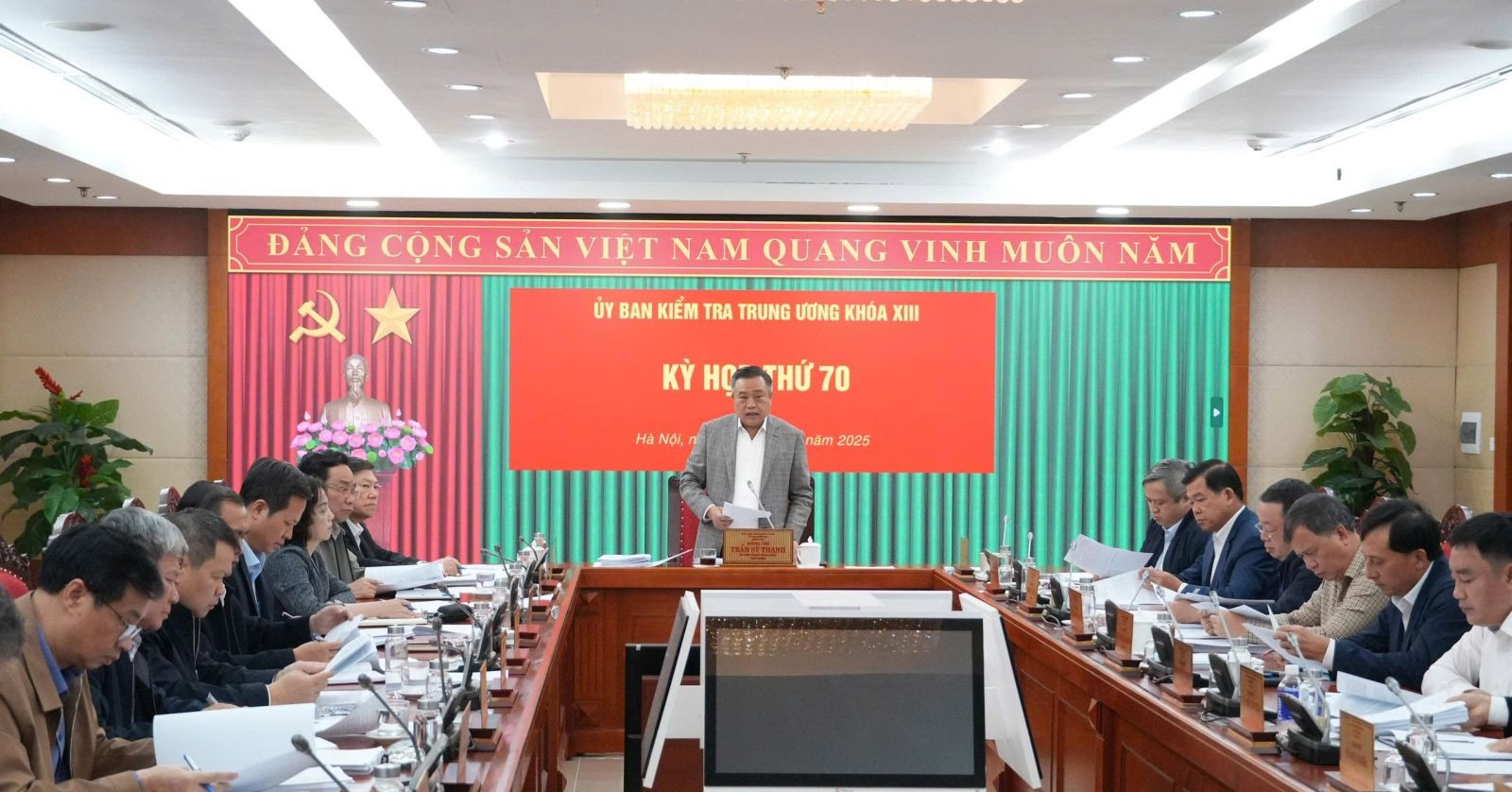 Ủy ban Kiểm tra Trung ương kỷ luật cảnh cáo ông...