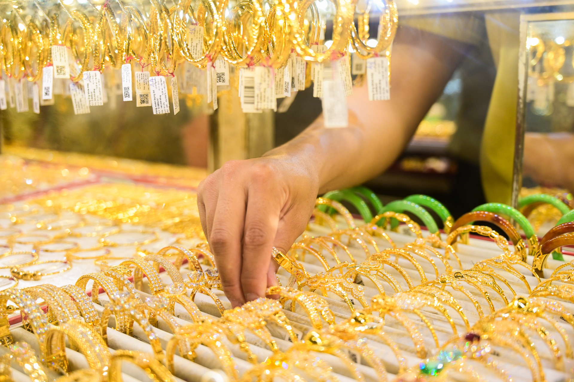 Giá vàng hôm nay 17/12/2025: Diễn biến mới sau khi lao dốc 1,6 triệu/lượng 1 vàng- nguyễn huế-19.jpg