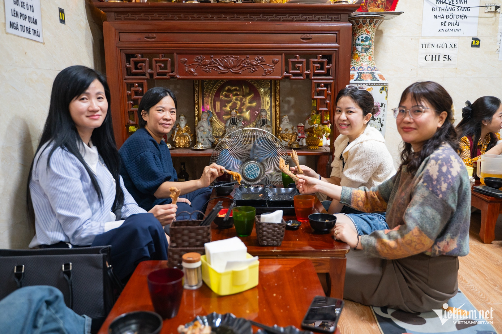 W-chân gà ngõ phố huế.jpg