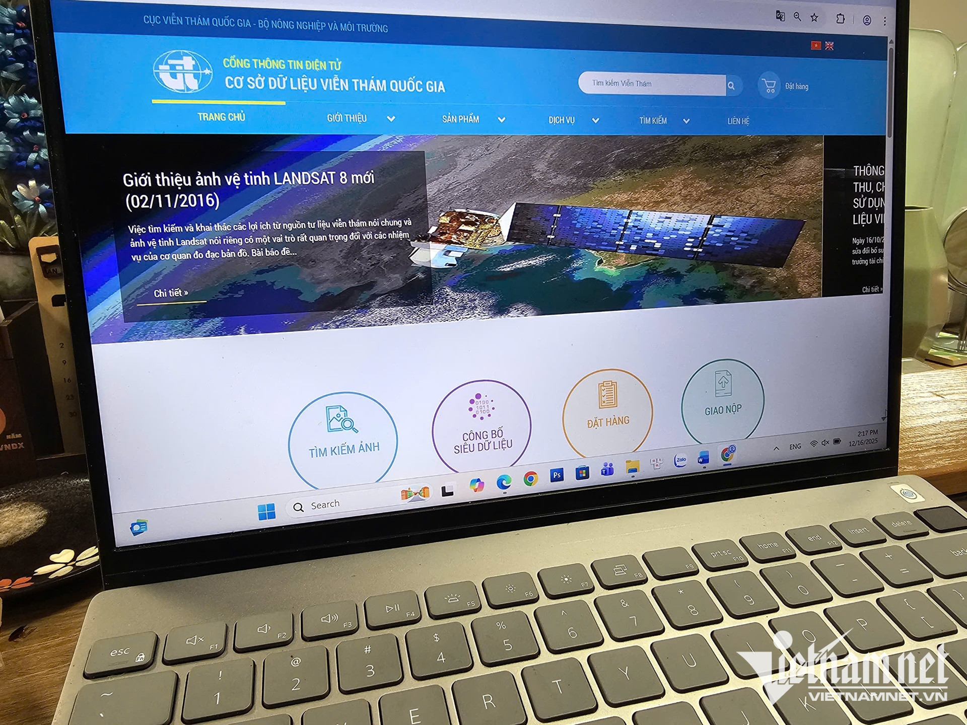 W-cong nghe vien tham.jpg