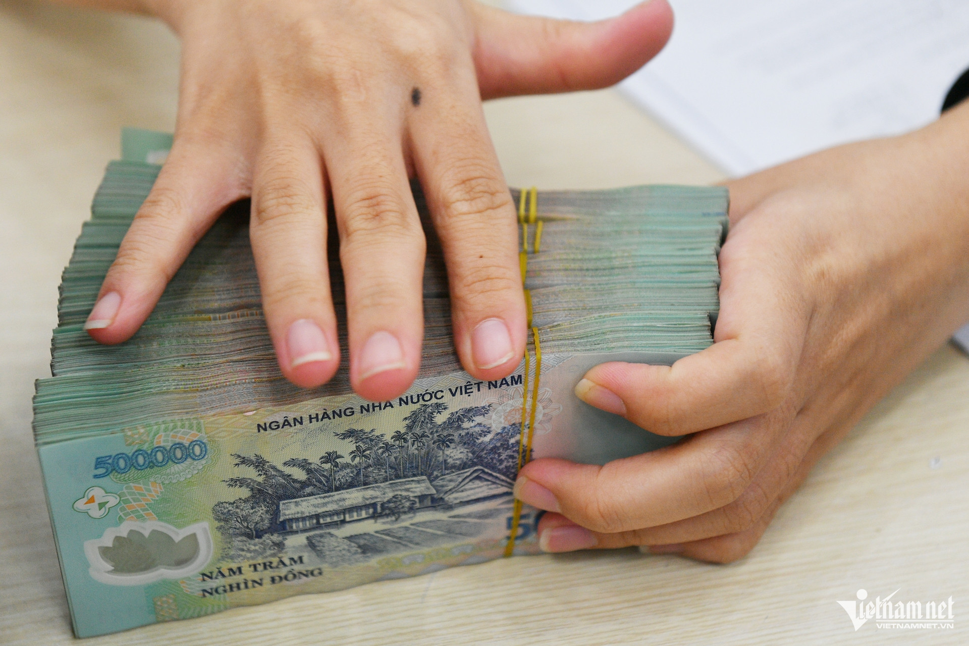 W-doanh nghiep tron bao hiem xa hoi.jpg