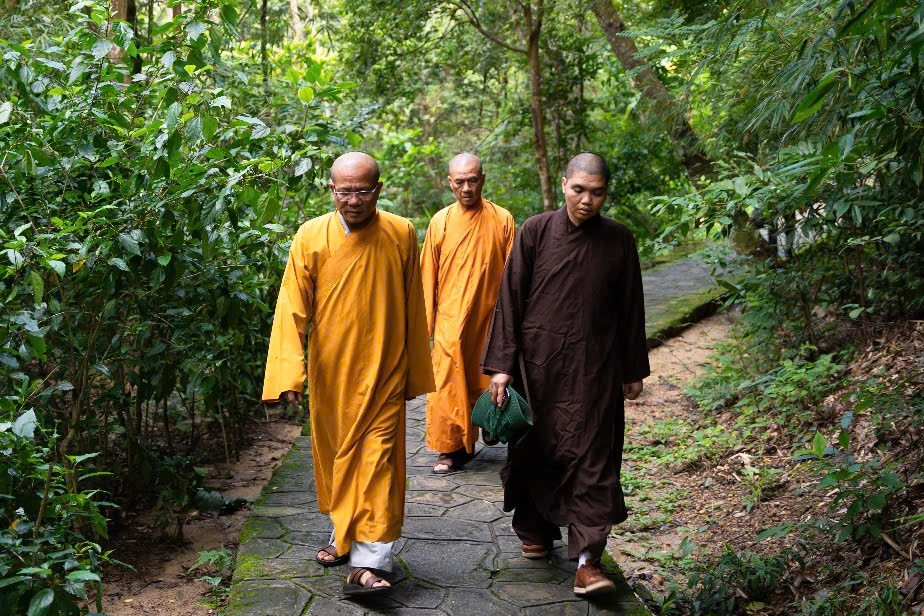  Giữ lửa từ bi giữa nhịp sống hiện đại 