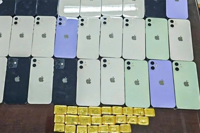 Ngăn chặn vụ vận chuyển 24 thỏi vàng, 32 iPhone qua sân bay Cam Ranh