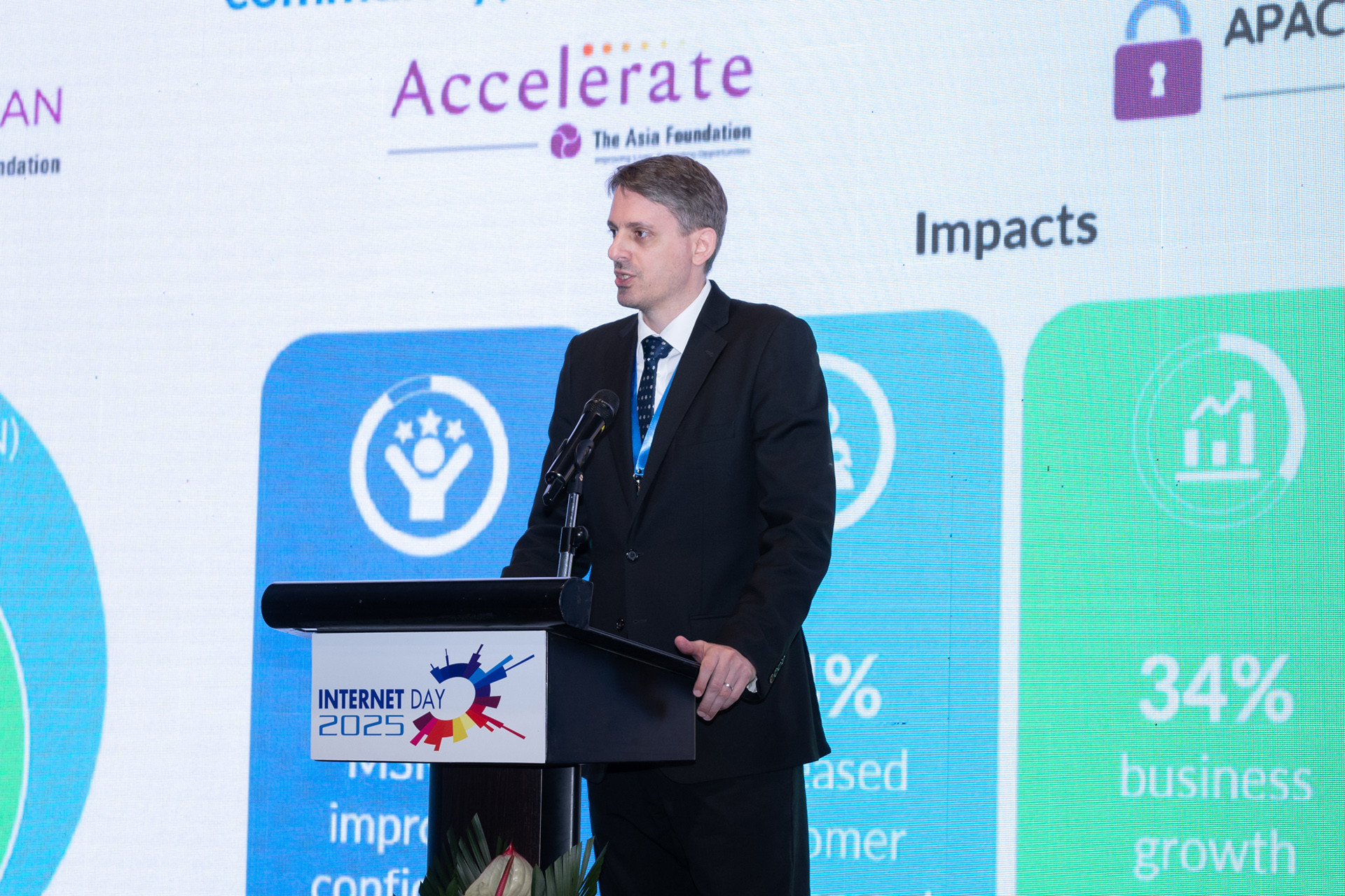 niem tin so 00 1.jpg