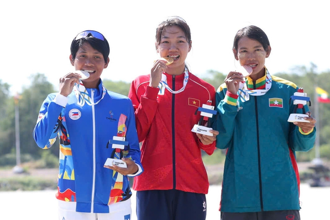 Tay chèo Việt Nam 3 năm không có thuyền tập, giành HCV SEA Games