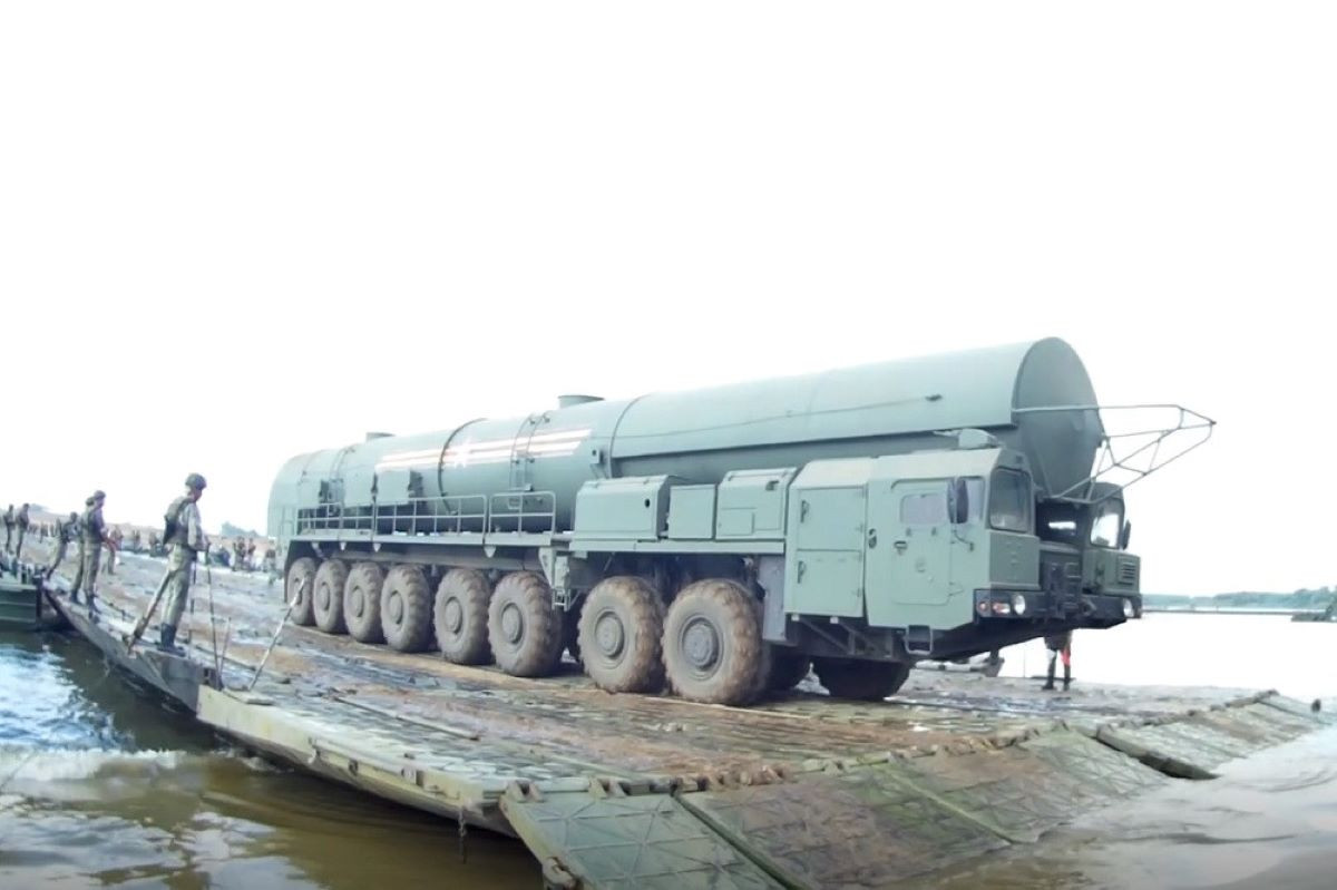 Tên lửa Yars RS24.jpg