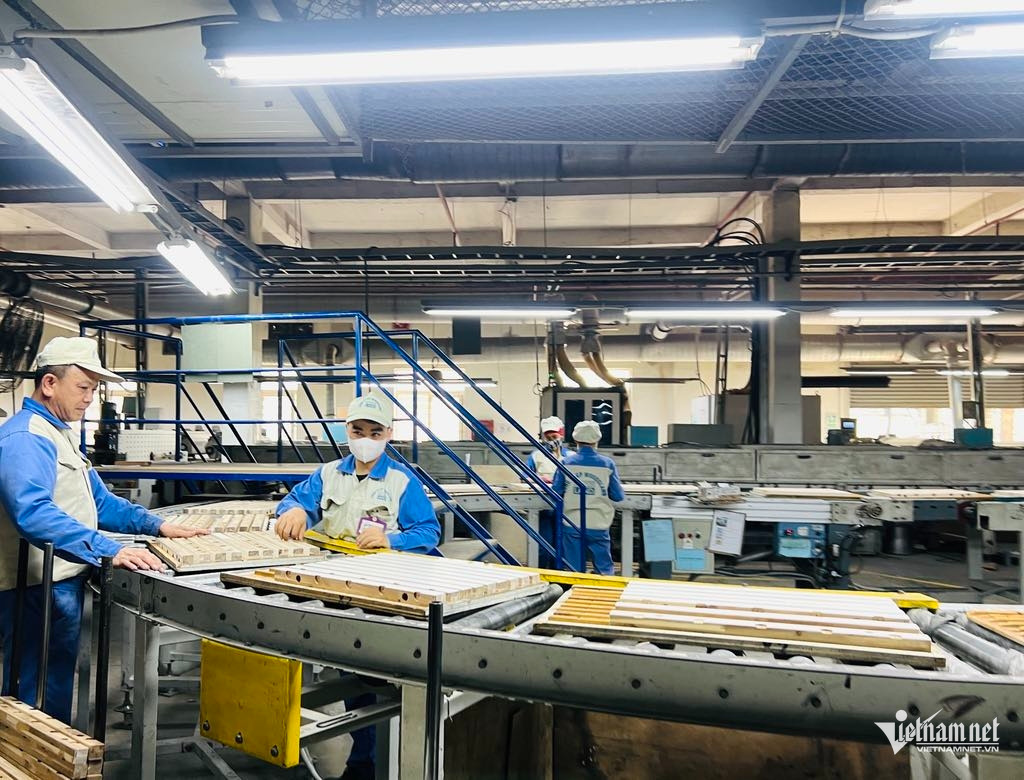 Box https://static-images.vnncdn.net/vps_images_publish/000001/000003/2025/12/17/w-anh-1-esg-va-cdx-595.jpg