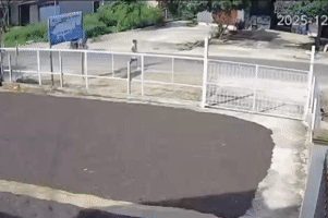 Xác minh clip ô tô bán tải tông người rồi rời khỏi hiện trường