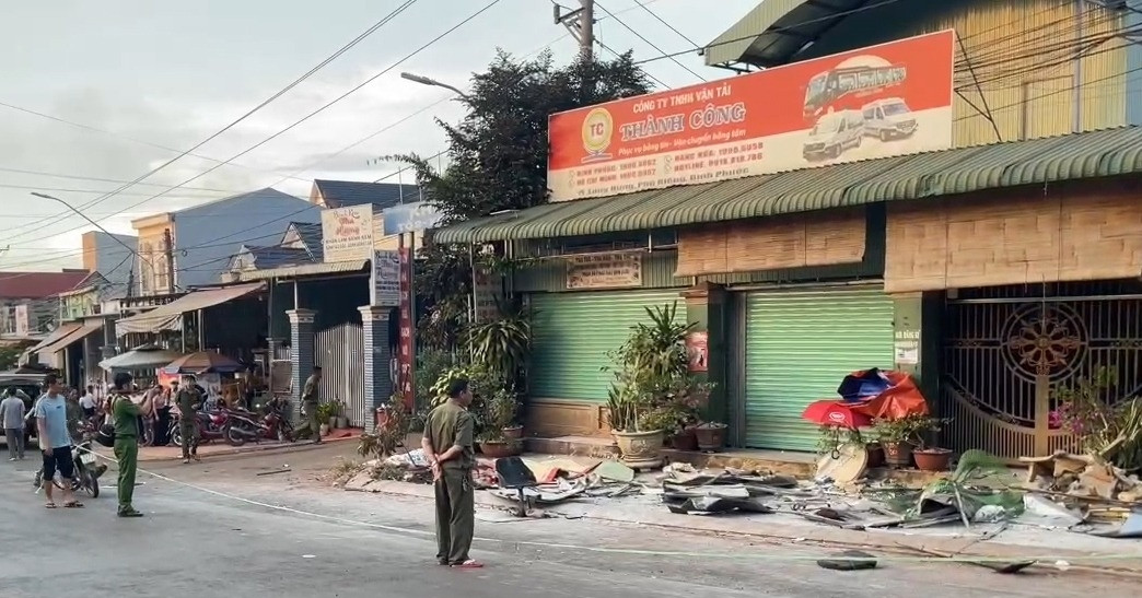 Xe lu mất phanh trôi tự do, tông tử vong người phụ nữ đi bộ trên đường