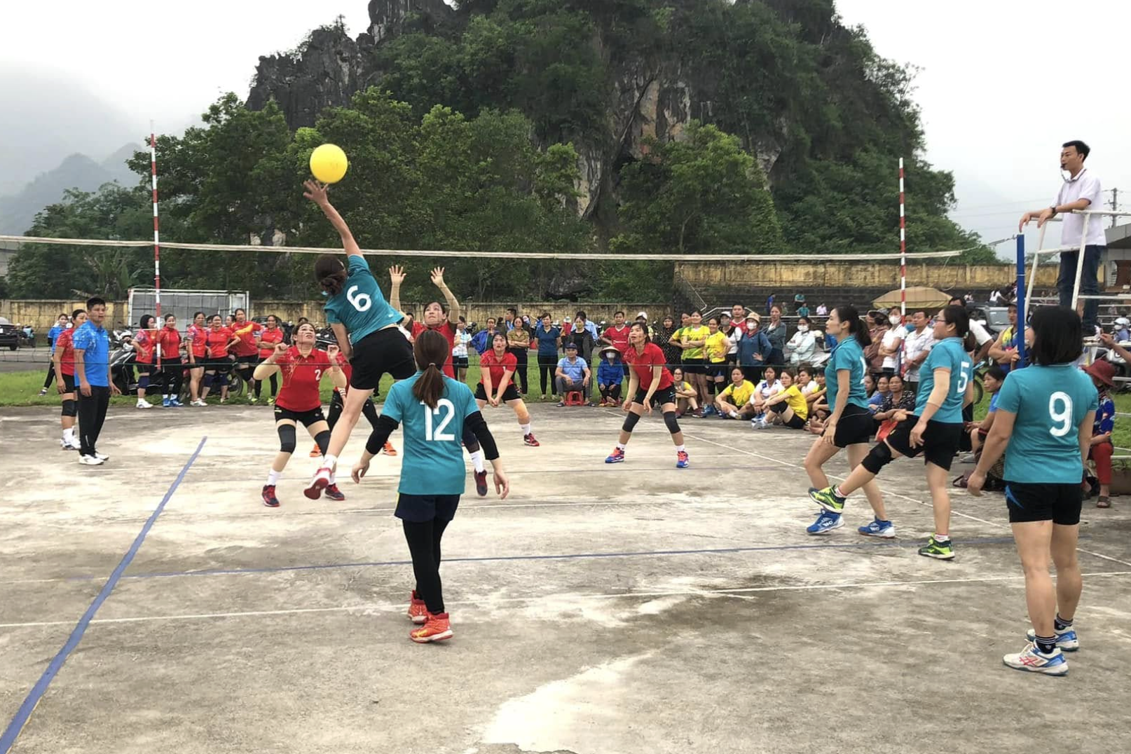 Yên Thủy huy động nội lực, đoàn kết xây dựng nông thôn mới