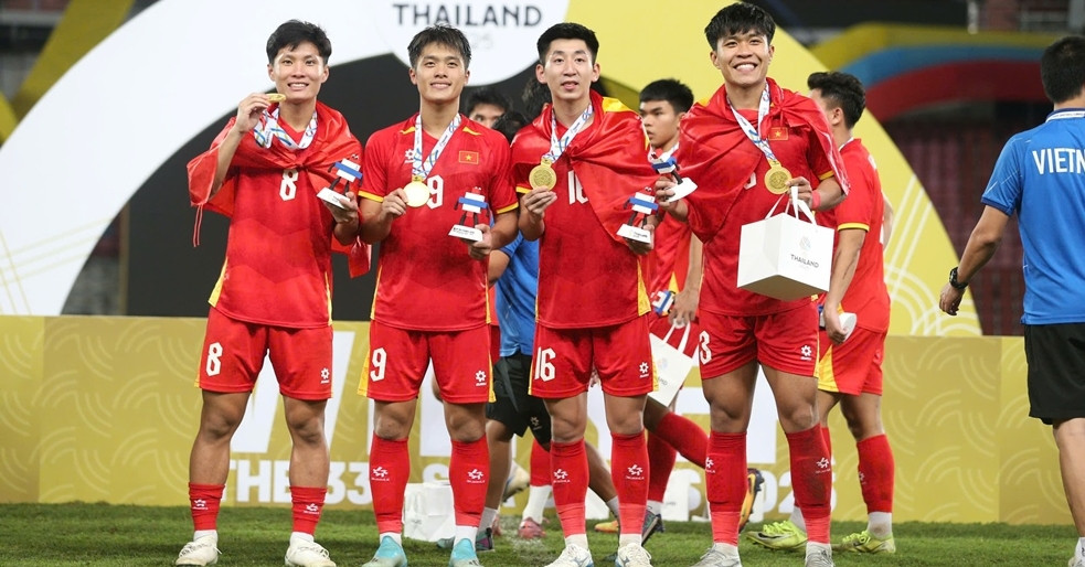Bảng tổng sắp huy chương SEA Games ngày 18/12: U22 Việt Nam giành HCV