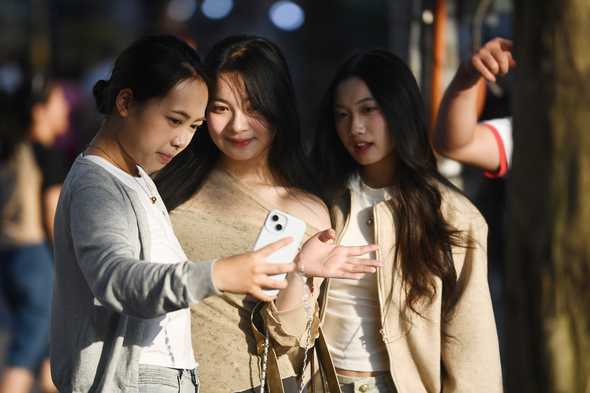 Dự báo thời tiết 18/12/2025: Miền Bắc bừng nắng ấm rồi lại đón không khí lạnh