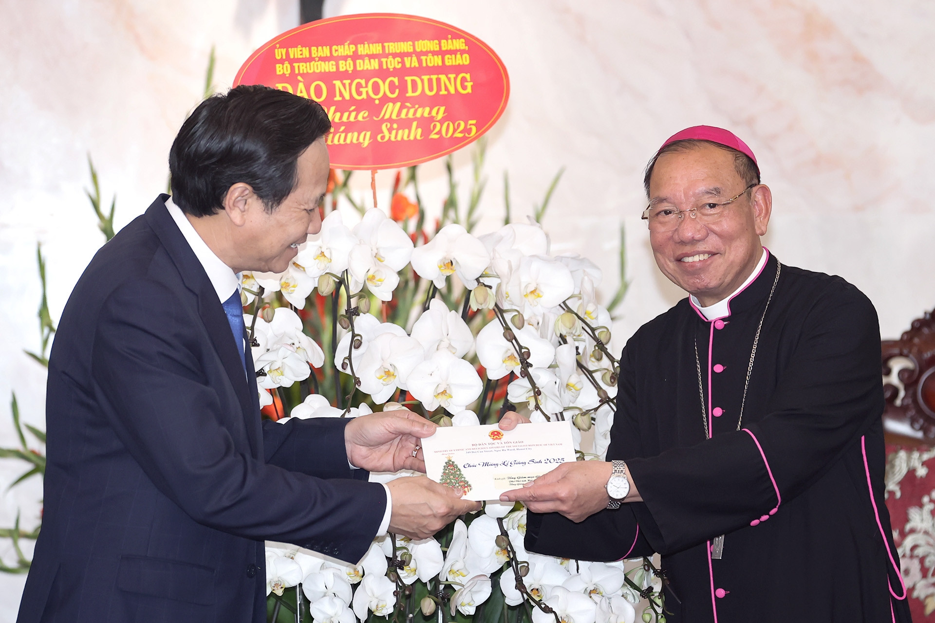 Bộ trưởng Đào Ngọc Dung: Các tôn giáo là nguồn lực quan trọng cho sự phát triển của đất nước