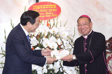 Bộ trưởng Đào Ngọc Dung: Các tôn giáo là nguồn lực quan trọng cho sự phát triển của đất nước