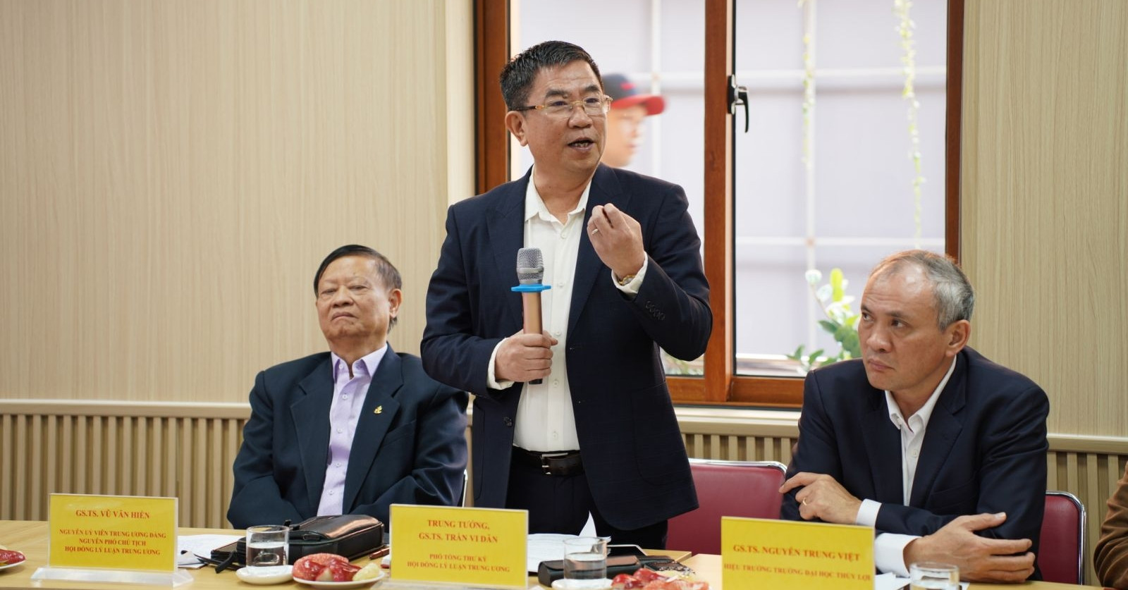 Cảnh báo của Trung tướng Trần Vi Dân từ vụ đền ...