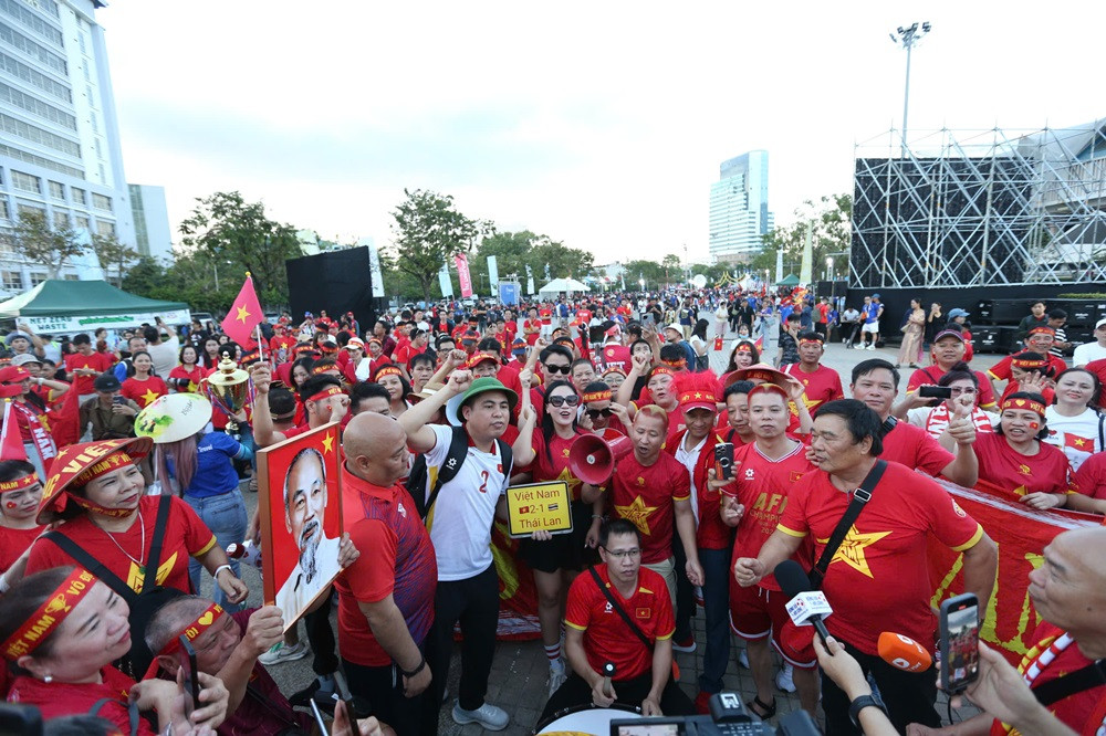https://vms-files.vietnamnet.vn/vps_images_publish/000001/000003/2025/12/18/cdv-viet-nam-4-2697.jpg