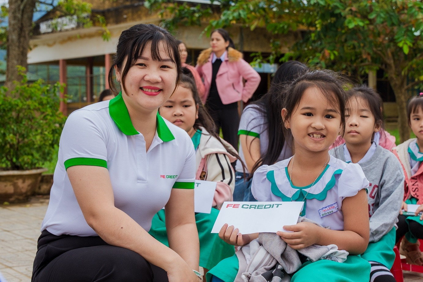 FE CREDIT đồng hành cùng khách hàng ‘phục hồi’ sau bão lũ