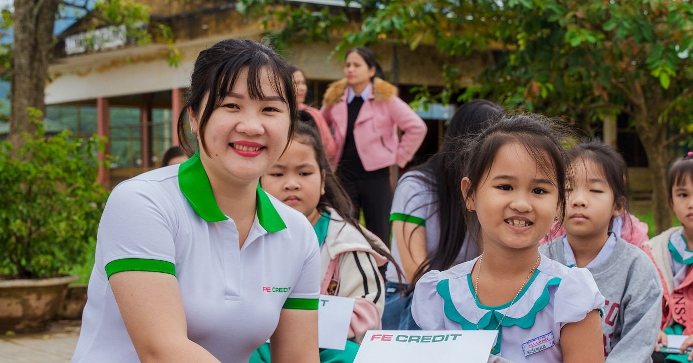 FE CREDIT đồng hành cùng khách hàng ‘phục hồi’ sau bão lũ