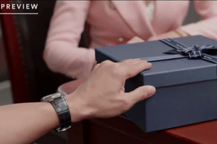 'Lằn ranh' tập 34: Nữ chủ tịch mang hộp tiền đến cảm ơn phó giám đốc sở xây dựng