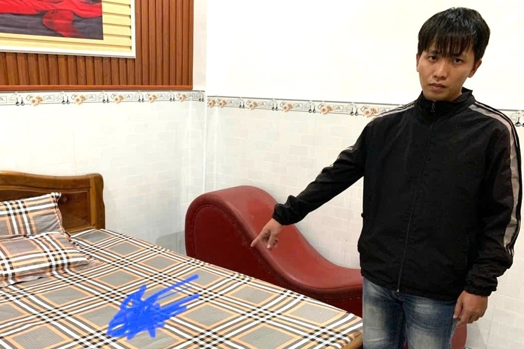 Nam thanh niên hẹn bạn gái vào nhà nghỉ, cướp 40 triệu đồng rồi trói tay chân