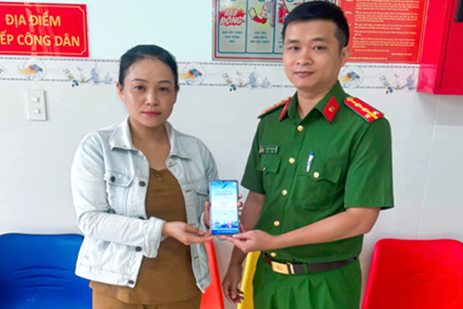 Nhận được 542 triệu từ người lạ, chị Phạm Thị Thanh Nguyệt lập tức báo công an