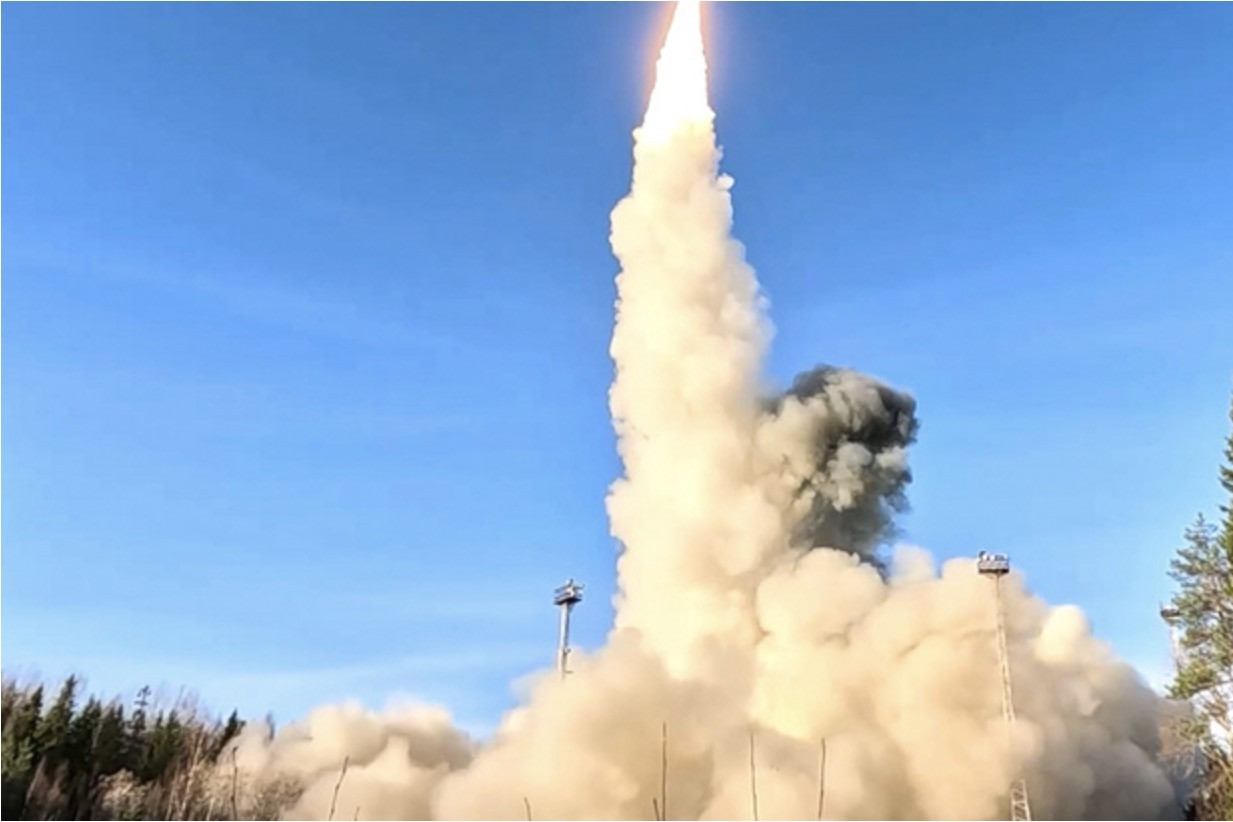  Ông Putin tiết lộ Nga sở hữu các vũ khí mới không nước nào có 