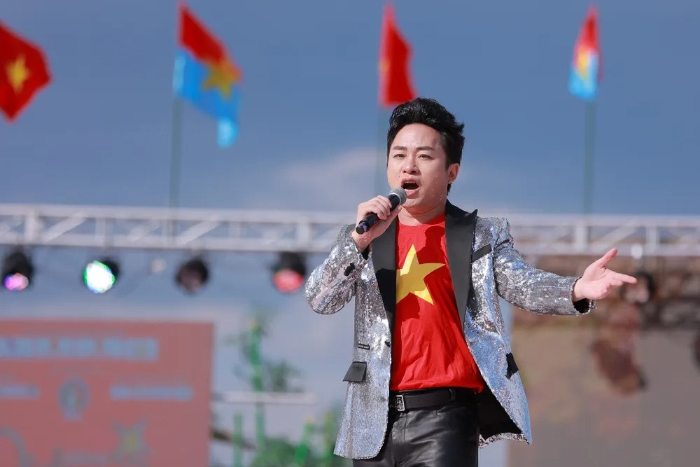 Sao Việt vỡ òa, rơi nước mắt khi U22 Việt Nam vô địch SEA Game 33