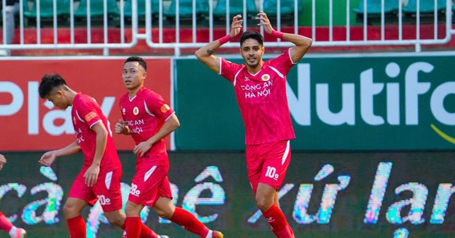 Trực tiếp bóng đá HAGL 0-2 CAHN: Chủ nhà vùng lên tìm bàn gỡ
