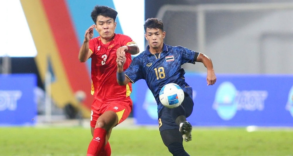 Trực tiếp bóng đá U22 Việt Nam 0-1 U22 Thái Lan: Yotsako sút phạt thành bàn