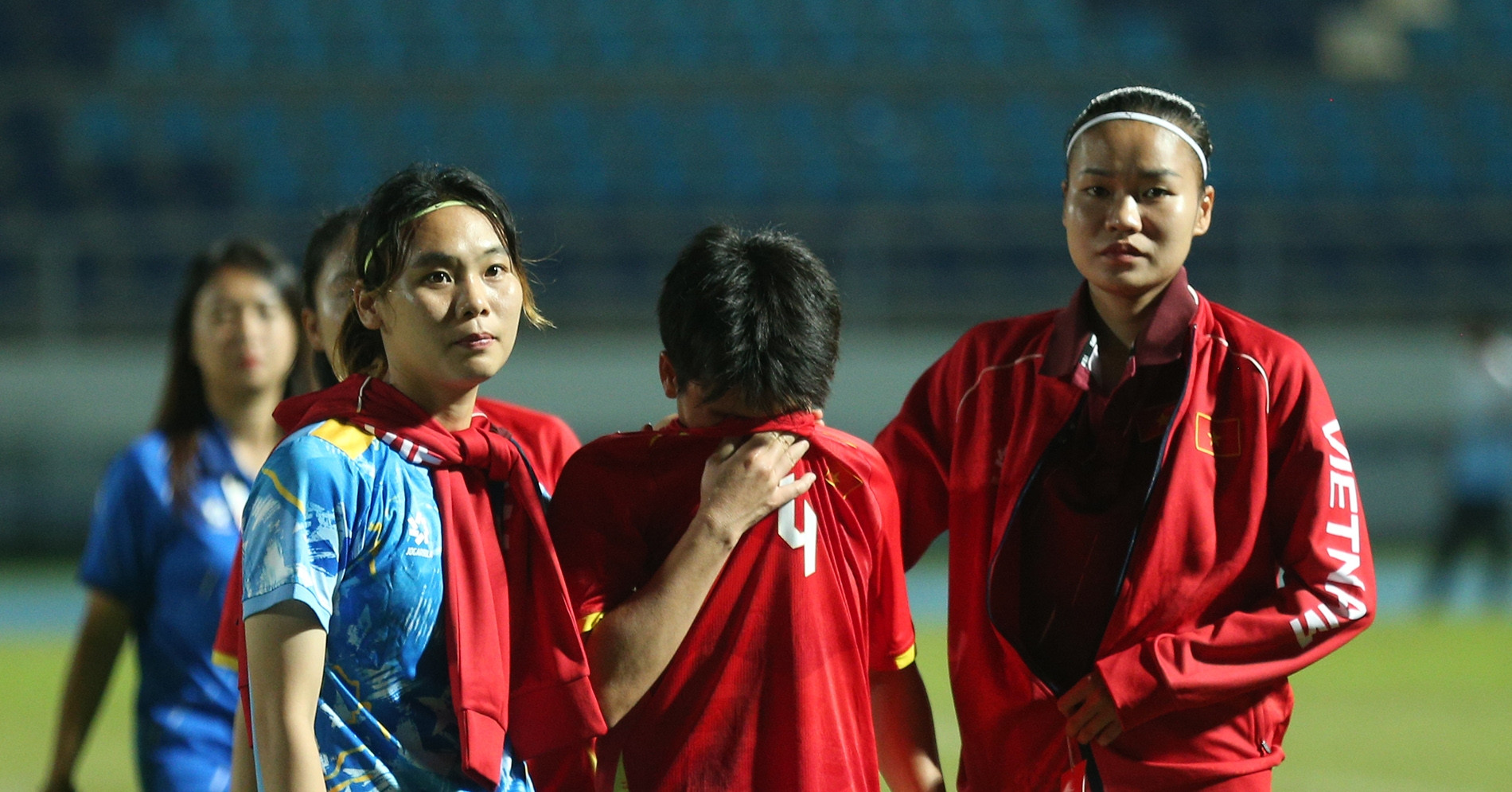 Tuyển thủ nữ Việt Nam bật khóc vì mất HCV bởi trọng tài
