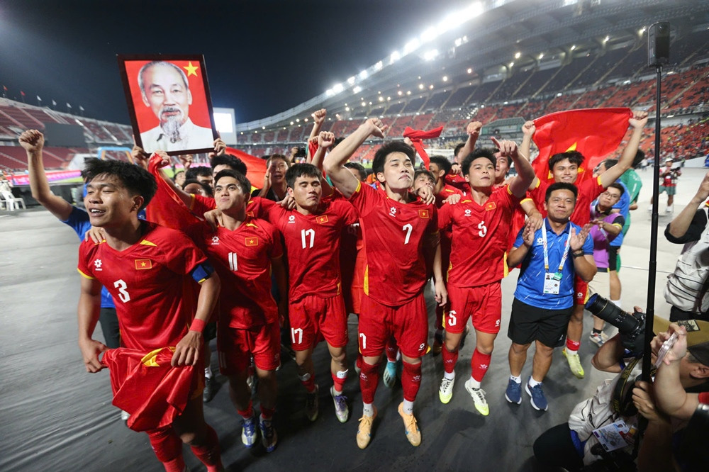 https://vms-files.vietnamnet.vn/vps_images_publish/000001/000003/2025/12/18/u22-viet-nam-3-4542.jpg