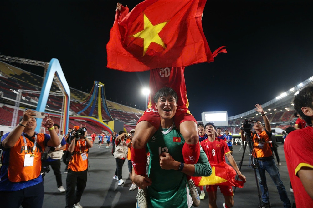 https://vms-files.vietnamnet.vn/vps_images_publish/000001/000003/2025/12/18/u22-viet-nam-6-4543.jpg
