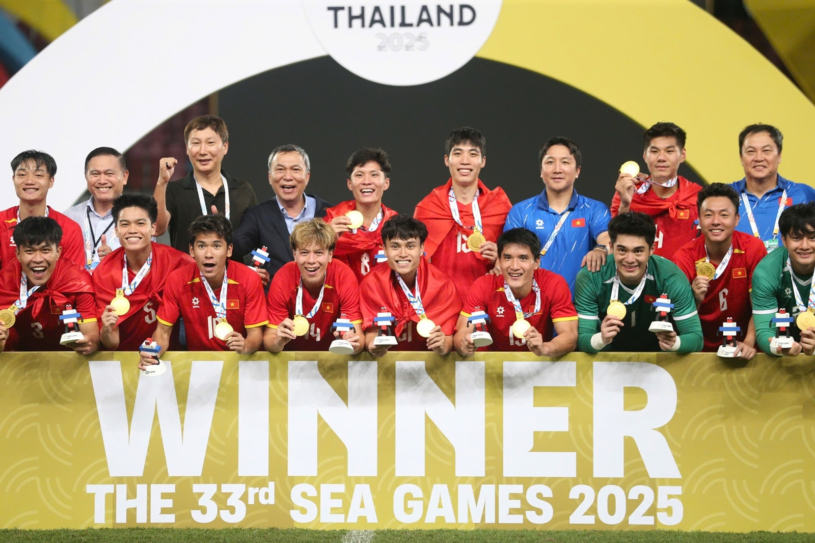 U22 Việt Nam ngược dòng khó tin hạ Thái Lan, vô địch SEA Games 33
