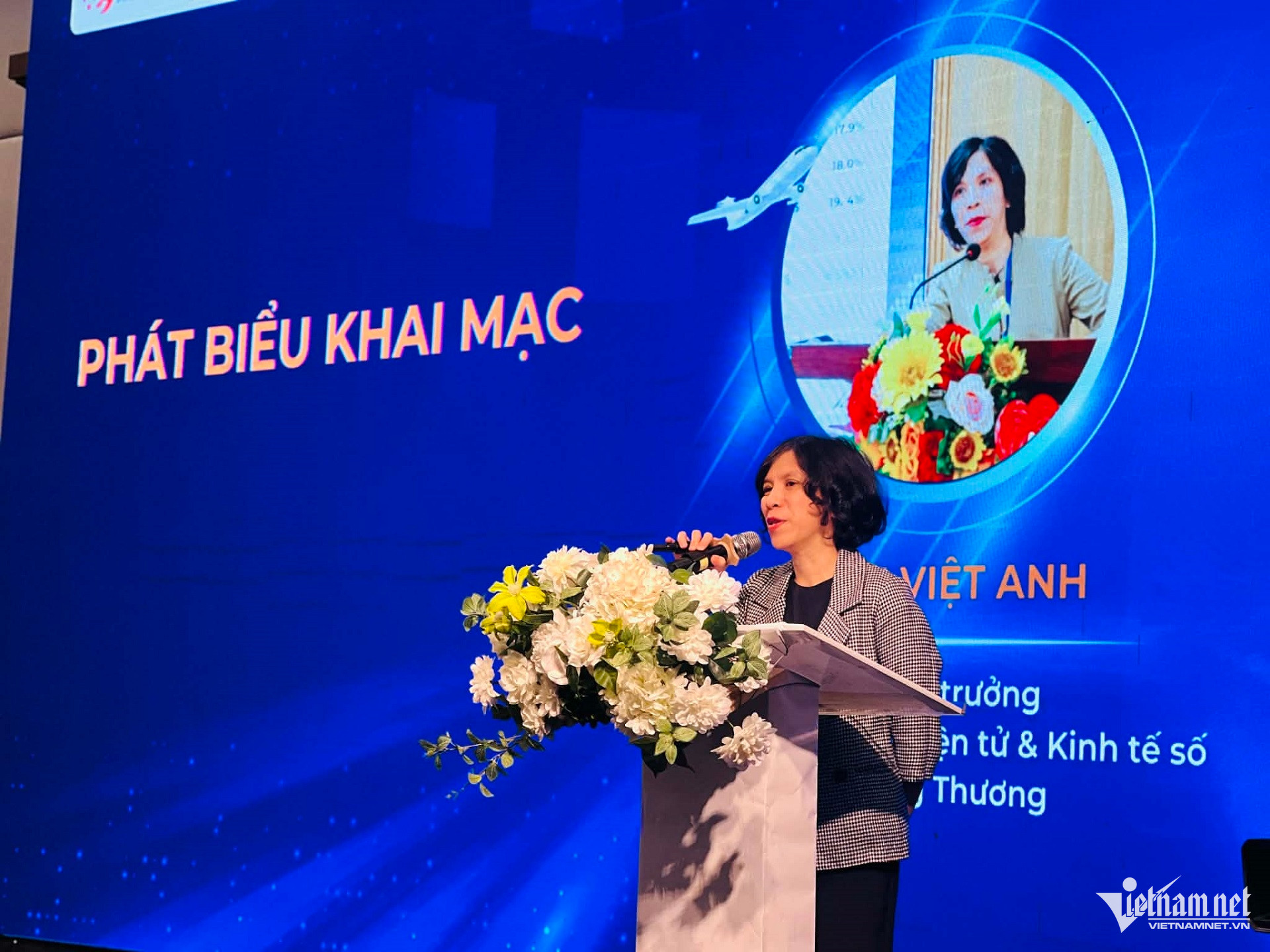 W-Ba Lai Viet Anh.jpg