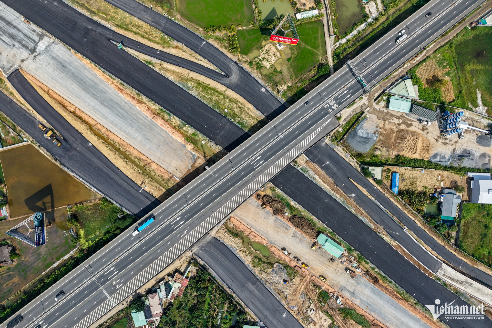 W-nút giao Mỹ Yên 13.jpg